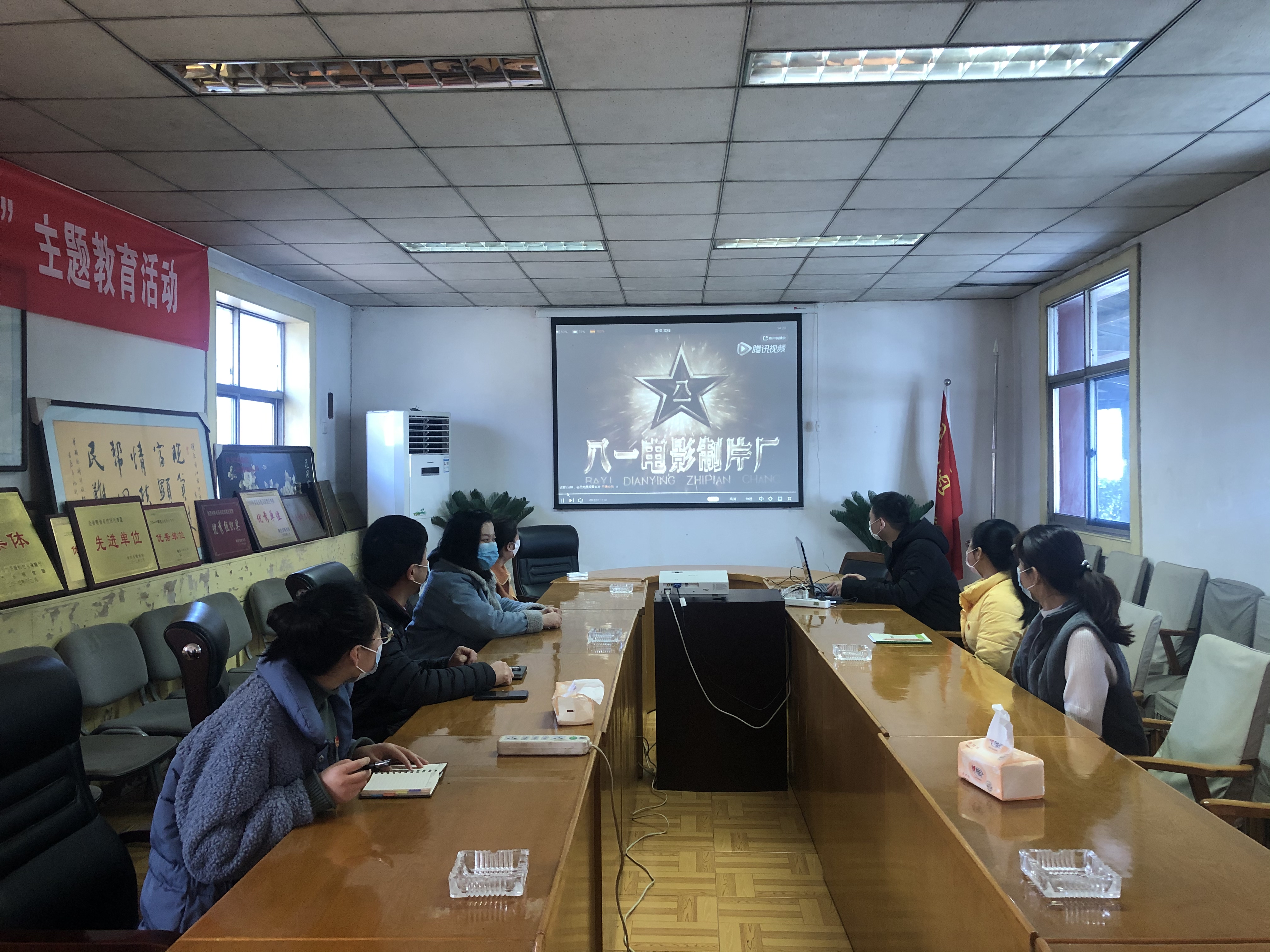 發(fā)揚(yáng)雷鋒精神   助力企業(yè)復(fù)工復(fù)產(chǎn)   ——陜西糧農(nóng)油脂集團(tuán)團(tuán)委開(kāi)展志愿者服務(wù)活動(dòng)