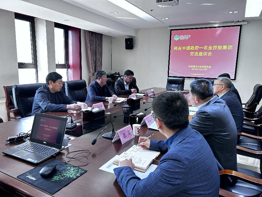 科右中旗旗委常委、副旗長馮建忠一行到集團考察交流