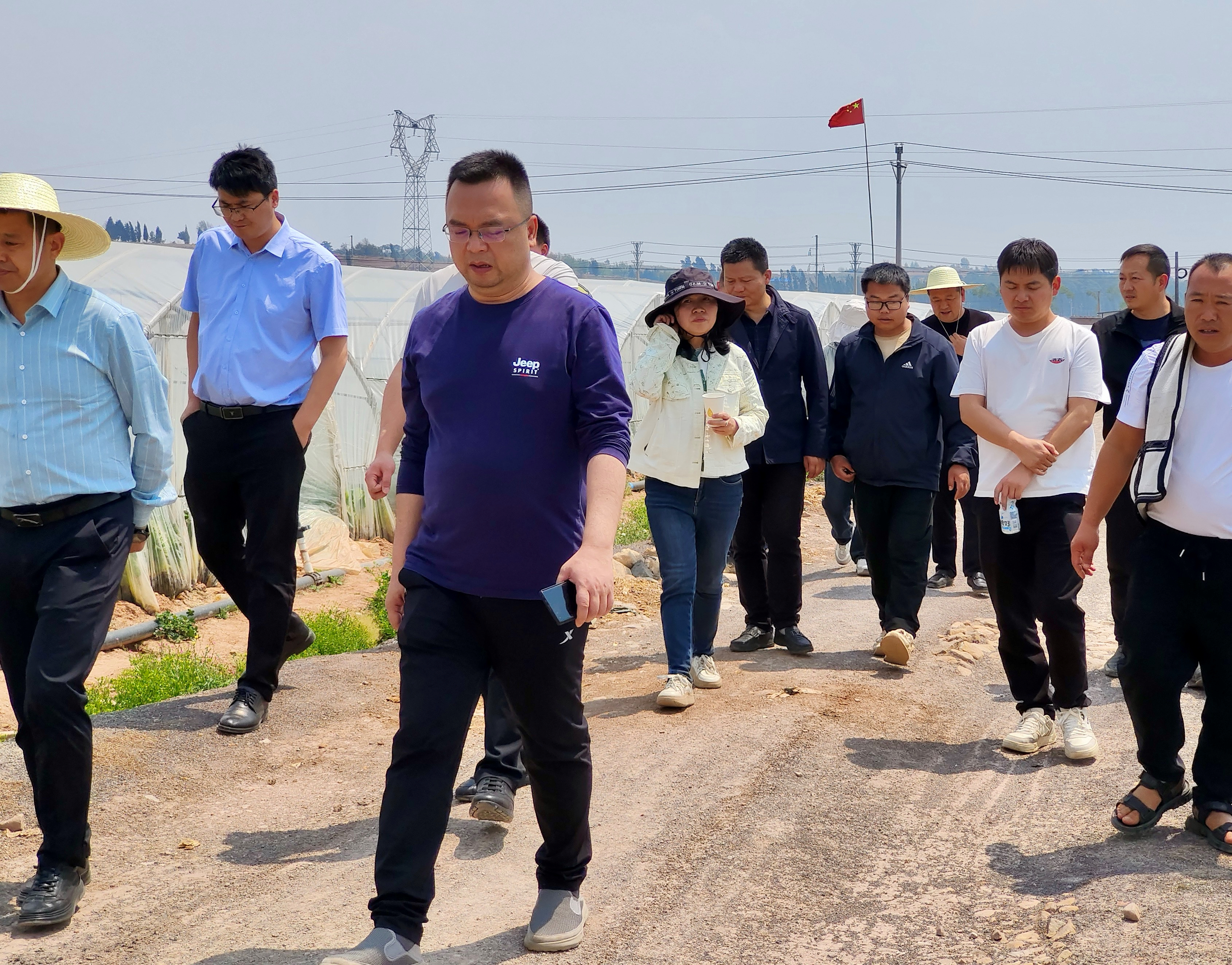 楊凌科技集團(tuán)：綠色農(nóng)化項(xiàng)目組深入市場(chǎng)開展調(diào)研